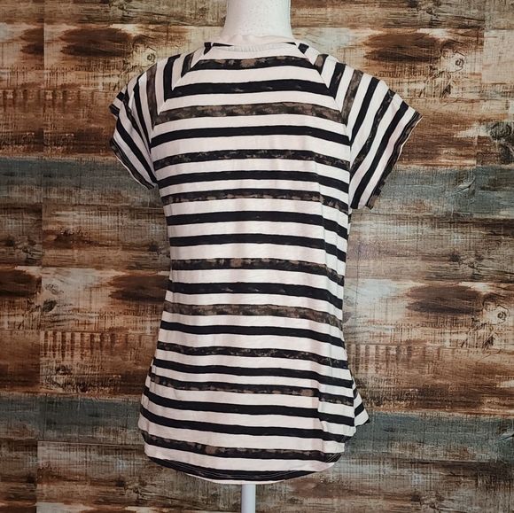 No brand striped black white distressed short sleeve top - Picture 4 of 7